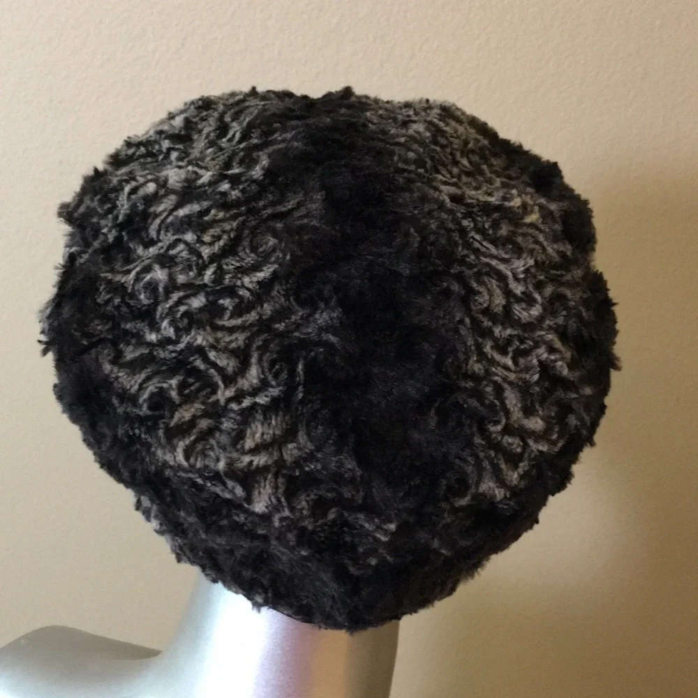 Pandemonium Beret, Reversible - Luxury Faux Fur in Smoky Essence With Black